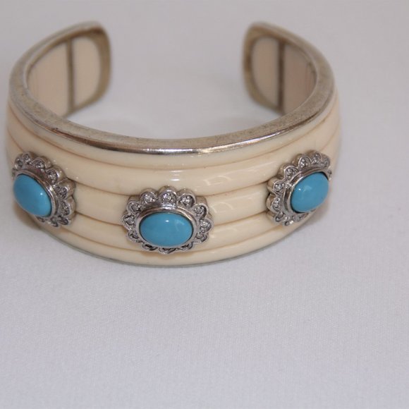 Miriam Salat Turquoise Cabochon Sterling Cuff - Picture 8 of 13